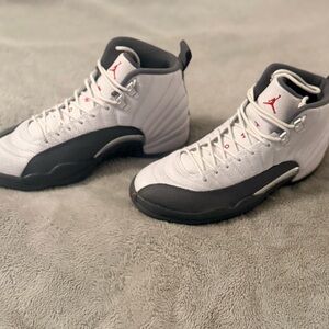 Air Jordan Retro 12 Size 8.5 (Men’s) - White/Dark Grey/Red Chicago Style